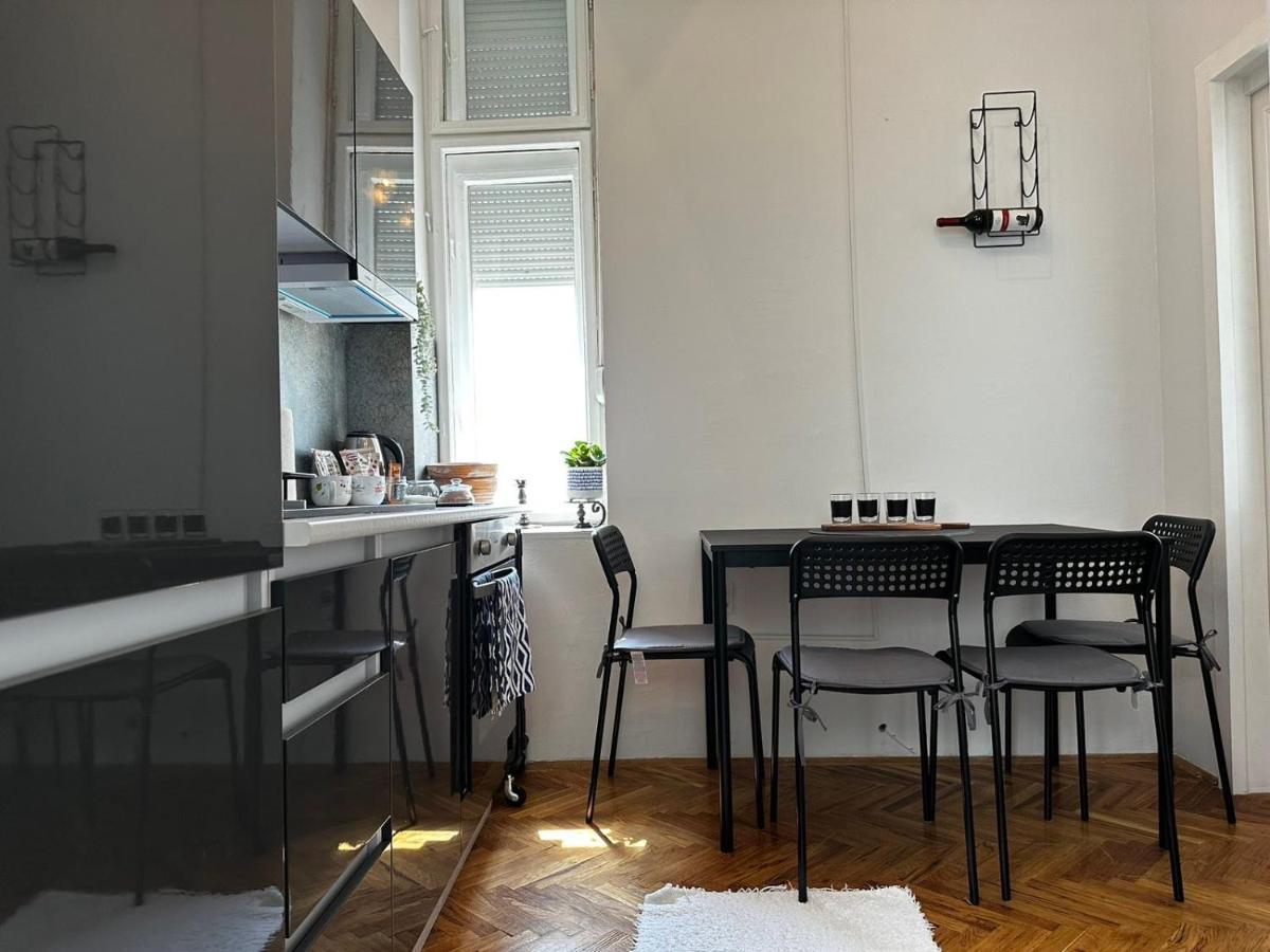 Pure Of Joy City Centre Apartment Subotica Bagian luar foto